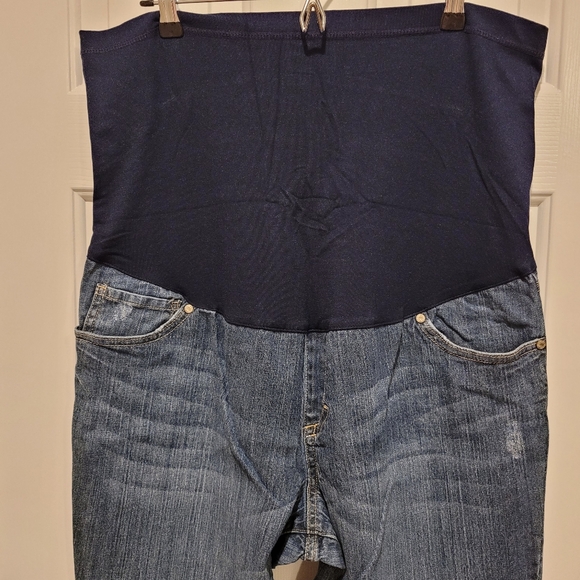 Set of 2 Pairs of Liz Lange Maternity Jeans - Picture 2 of 5